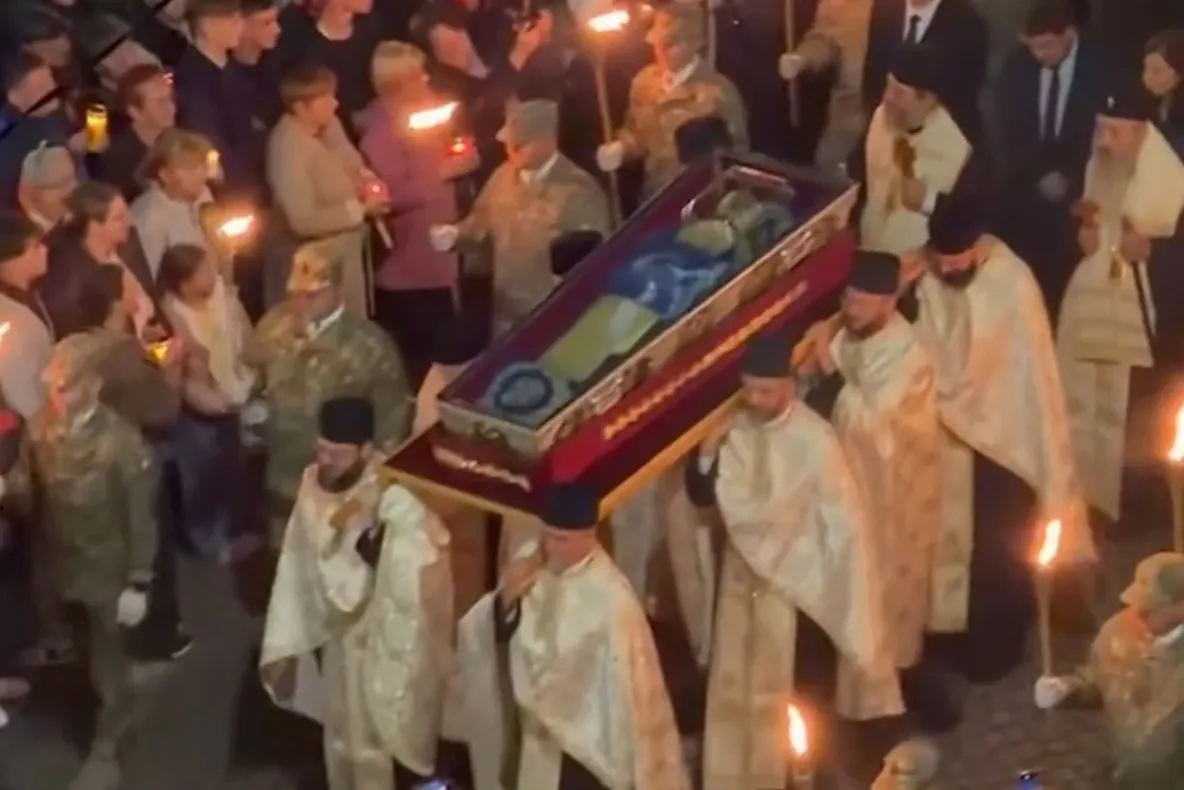 Sfânta Parascheva 2026. Imagini impresionante de la Iași. Zeci de mii de credincioși, la procesiunea „Calea Sfinților” de la Iași VIDEO