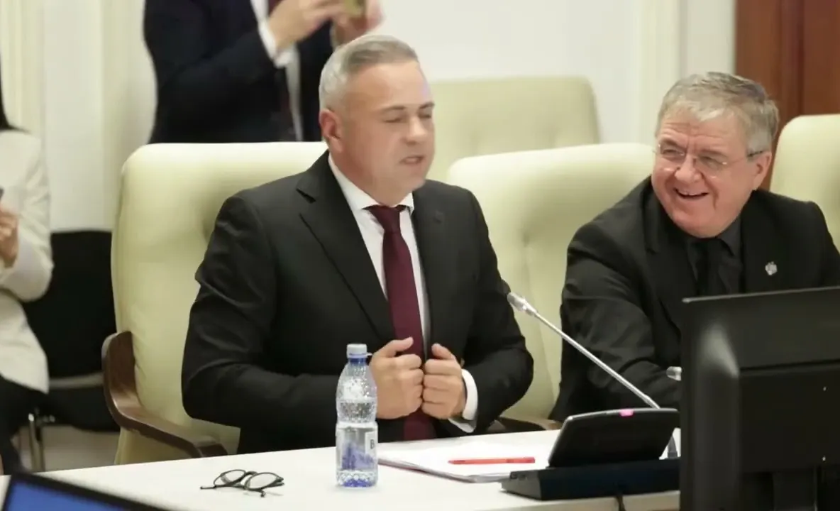 Scandal la audierile miniștrilor din Guvernul Niculescu: ”Prostia e ca betonul. Odată turnată, se va întări. Veți fi o rușine pentru armata română”