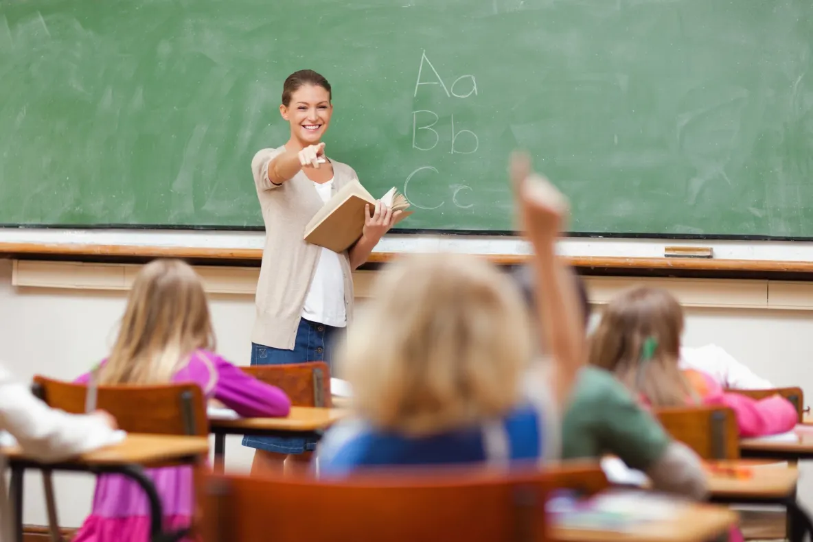 Weekend prelungit pentru elevi și profesori: fără cursuri pe 5 octombrie, de Ziua mondială a Educației