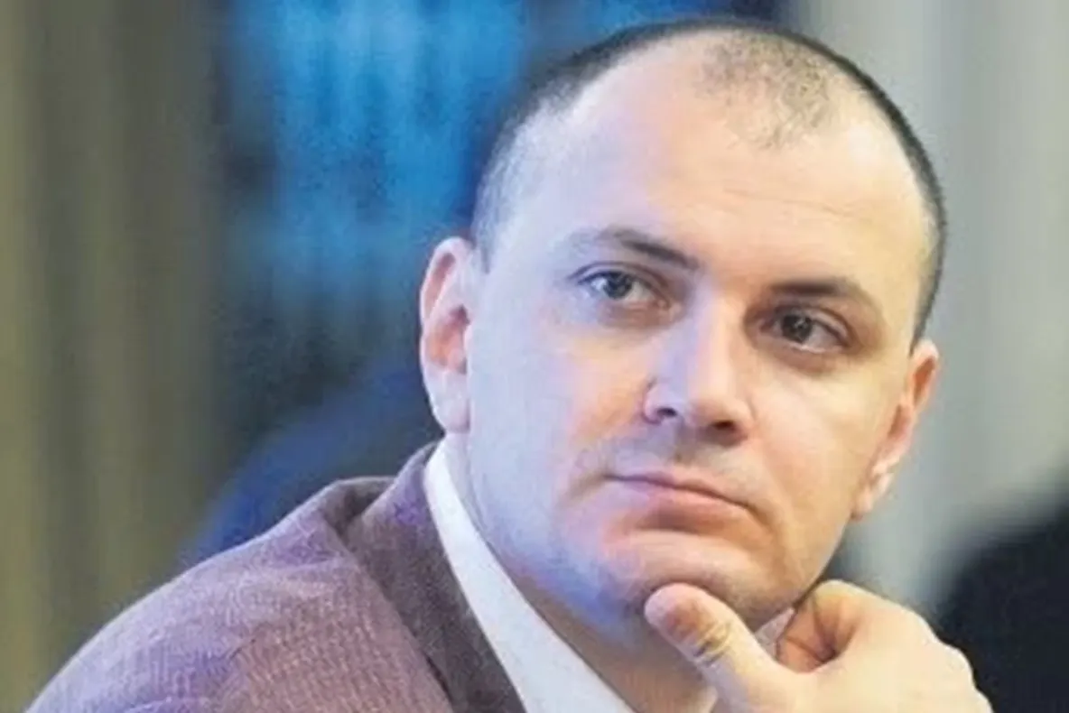 Sebastian Ghiță ar putea pierde azilul în Serbia după înfrângerea lui Vucic în alegeri. Legăturile dintre regimul căzut și Ponta