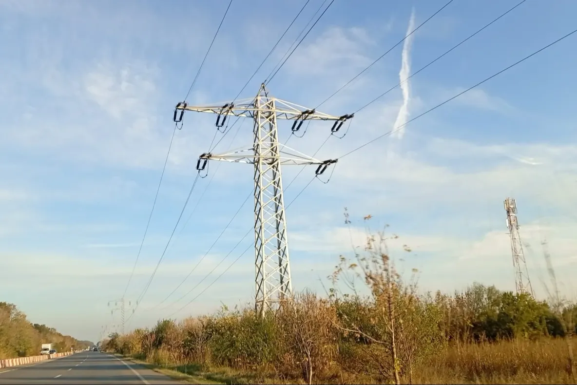 România importă și în timpul zilei un sfert din energia electrică necesară. Semnal de alarmă înainte de iarnă