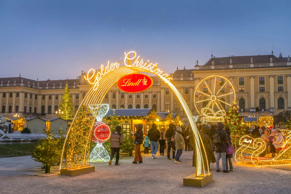 Târguri de Crăciun în Europa 2026: când se deschid și ce program au în Viena, Budapesta, Praga și alte orașe