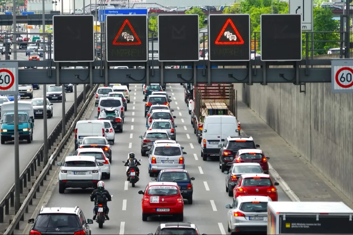 Trafic restricționat pe strada Dristorului din București, începând de vineri. Recomandările Brigăzii Rutiere pentru șoferi