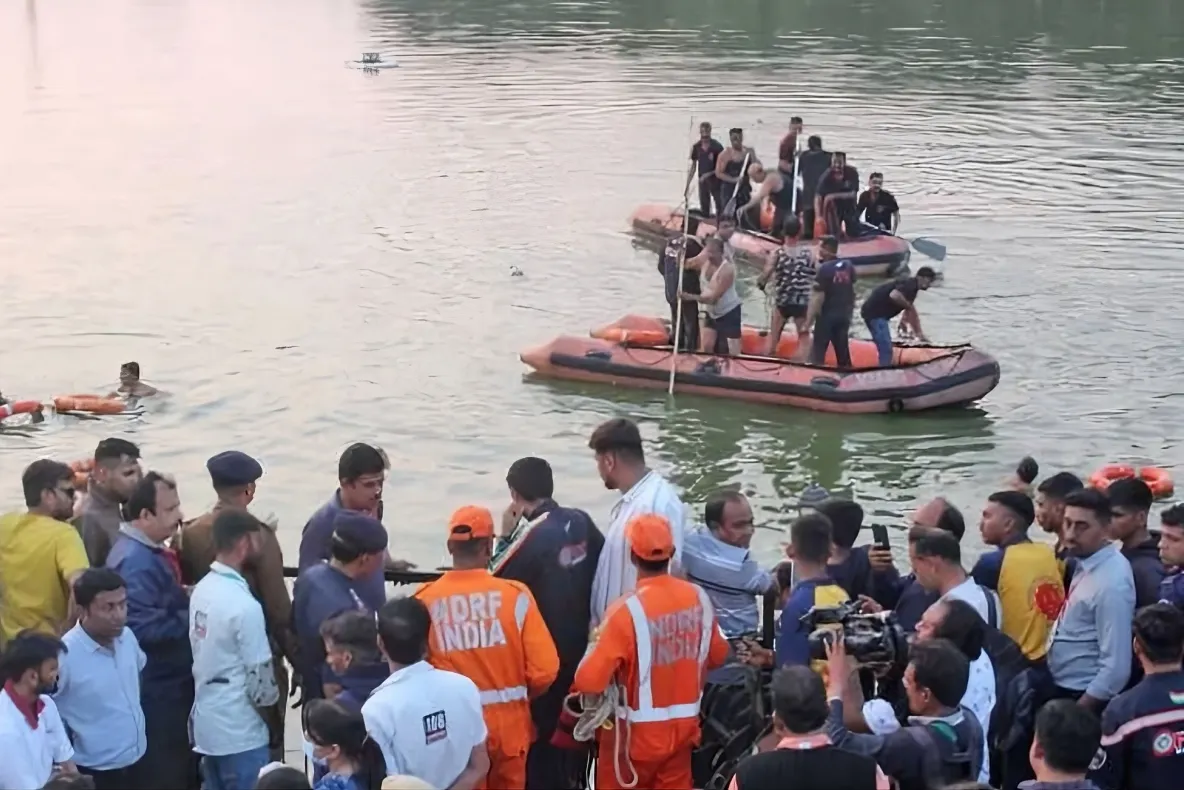 Cel puțin 13 copii au murit după răsturnarea unei ambarcațiuni pe fluviul Gange, în India. Autoritățile continuă căutările