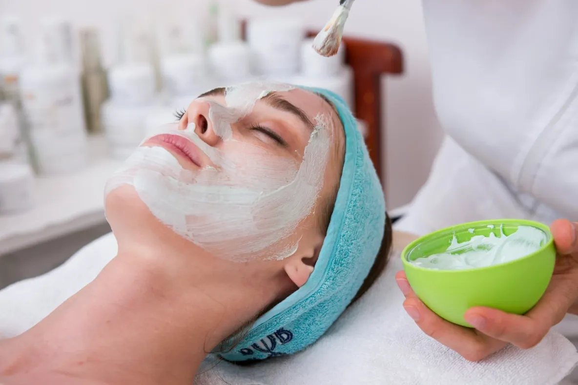 Pielea persoanelor decedate, folosită în tratamente cosmetice. Afacere controversată de milioane de dolari