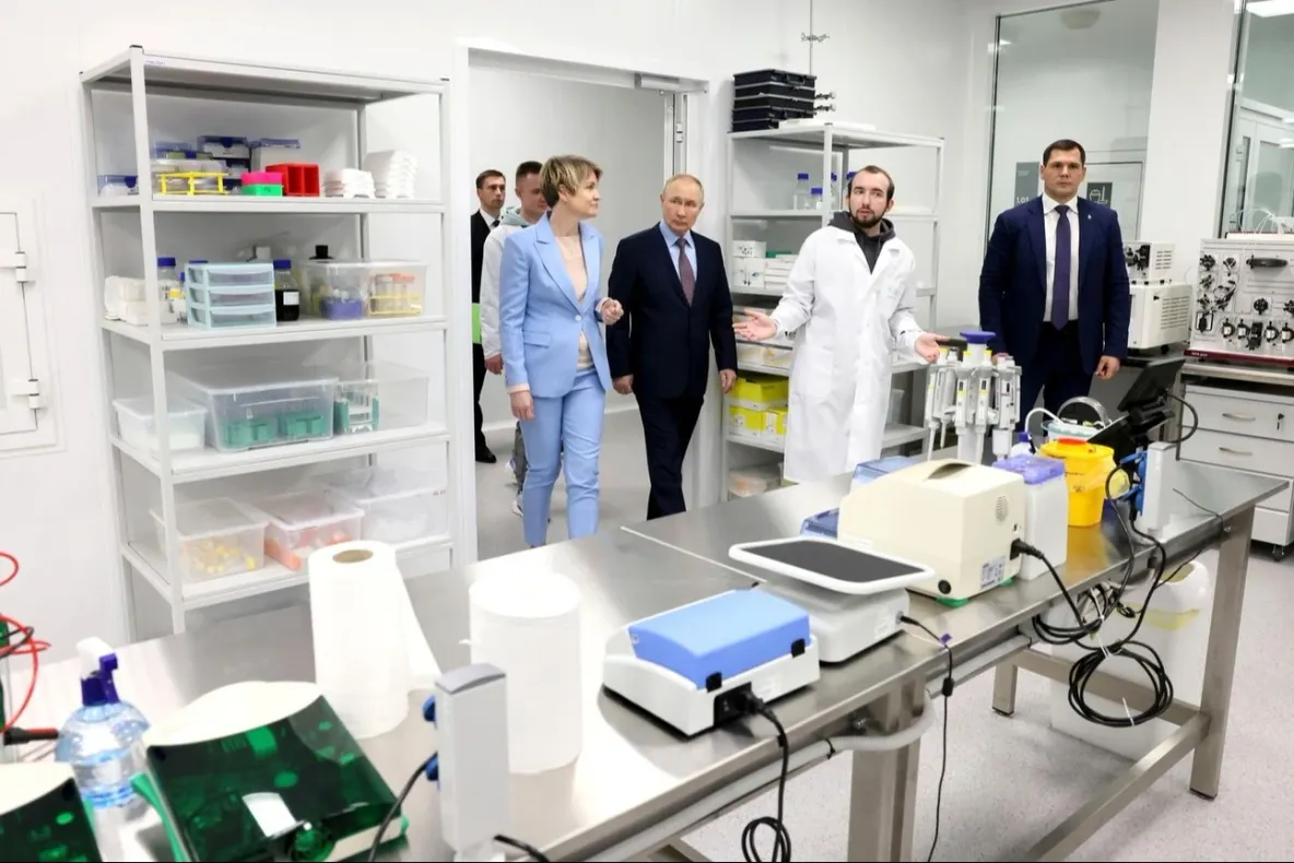 „Ciuma lui Putin” stârnește temeri. Decesul suspect într-un laborator din Siberia alimentează scenariile unui "nou COVID". SUA urmărește cu atenție situația