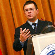 Mihai Răzvan Ungureanu riscă să rămână fără portofoliu