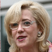 Scrisoare deschisă către preşedinte şi premier, semnată Corina Creţu