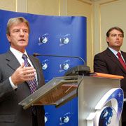 Şeful diplomaţiei franceze comentează, la Bucureşti, problema Kosovo