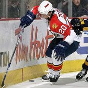 NHL: Un jucător a fost tăiat pe gât cu patina, accidental, în timpul unui meci