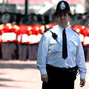 Un raport al poliţiei britanice concluzionează că emigranţii est-europeni nu contribuie la infracţiunile din Marea Britanie