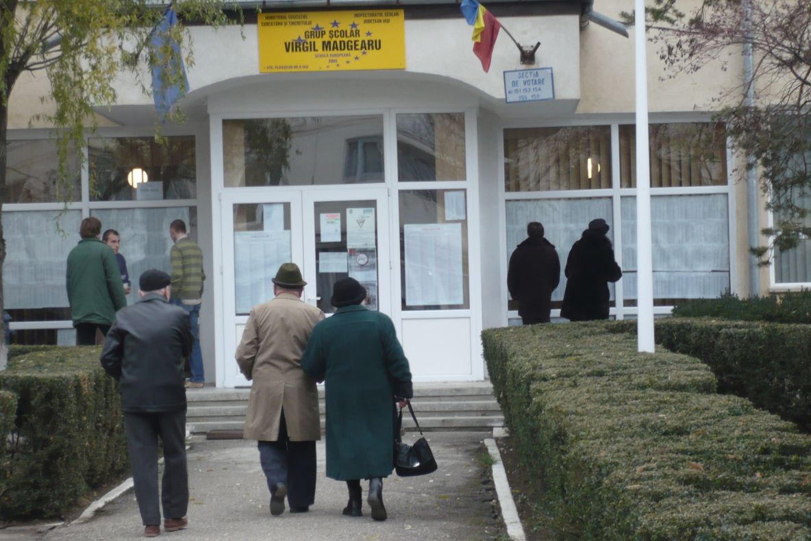 BEC: Prezenţa la vot, la ora 10.00, a fost de 7,52% 