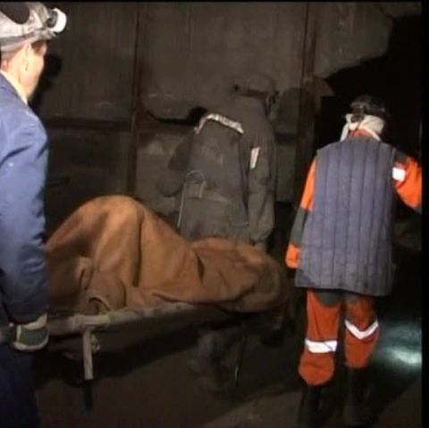 Joi au fost înmormântaţi ultimii patru mineri scoşi marţi din subteran