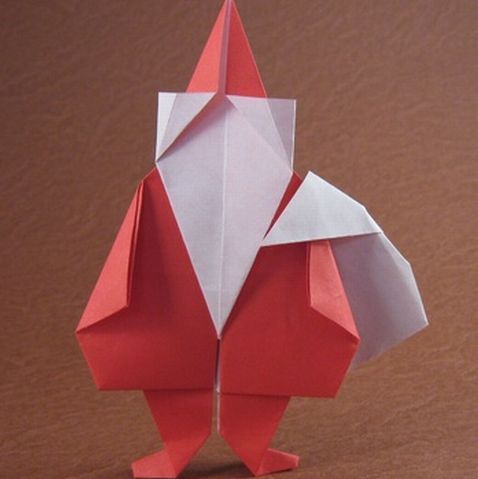 Primul "robot origami", care se pliază şi se deplasează singur