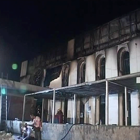 Cel puţin 60 de oameni au murit într-un incendiu, într-un club de noapte din Bangkok