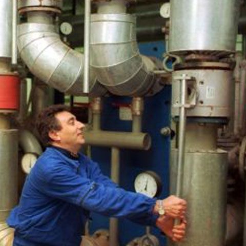 Jumătate din populaţia Constanţei a rămas fără apă caldă şi căldură de sâmbătă dimineaţă