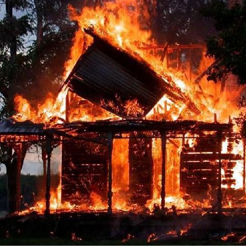 Opt oameni au murit într-un incendiu în Richland, în statul New York 