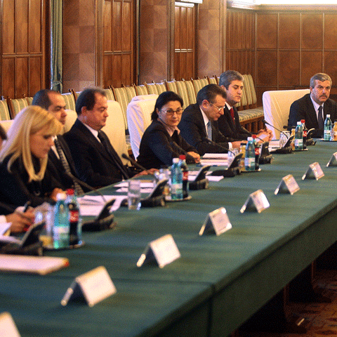 Emil Boc este unul dintre cei mai săraci membri ai Guvernului. Vezi aici declaraţiile de avere ale membrilor Cabinetului Boc