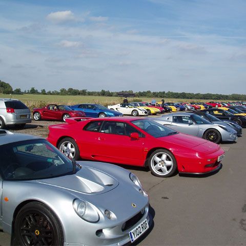 Vânzările de maşini din Franţa au scăzut cu 15,8% în decembrie