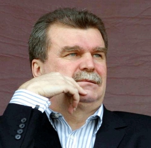 Dinu Gheorghe: "Dacă Mazilu vine liber de contract, putem să îi dăm un salariu de 250.000 de euro" 