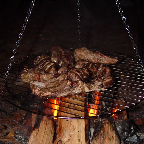 Peste 70 de prahoveni au ajuns la spital cu trichineloză