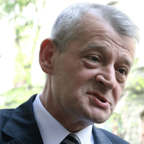 Sorin Oprescu: Nu sunt probleme cu combustibilii în Bucureşti