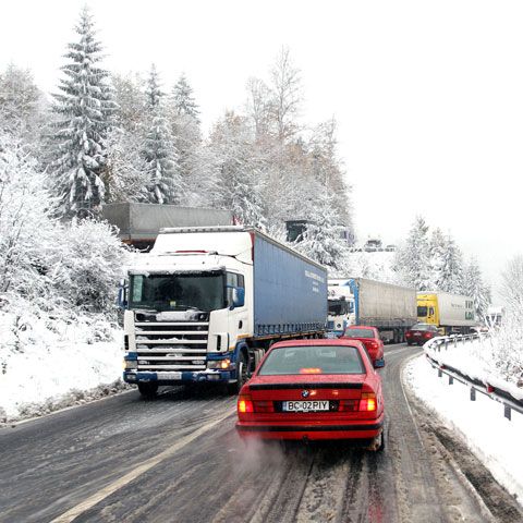 Zăpada a îngreunat circulaţia pe DN1, pe 8 ianuarie
