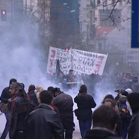 O manifestaţie a profesorilor din Atena a degenerat în violenţe de stradă 