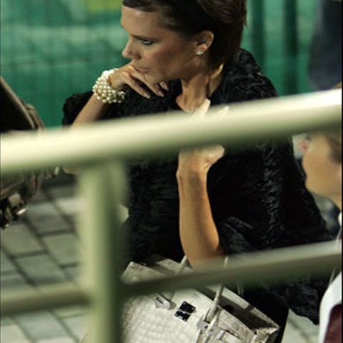 Victoria Beckham are o geantă mai scumpă decât un apartament în Anglia 
