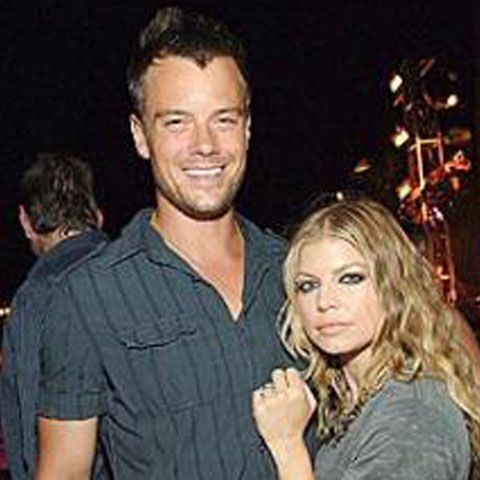 Este oficial: Fergie şi Josh Duhamel s-au căsătorit