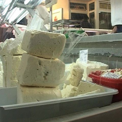 Micii producători trebuie să se înregistreze la direcţiile sanitare pentru a-şi putea vinde alimentele legal în pieţe