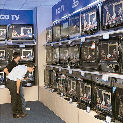 Criza economică afectează afacerile comercianţilor de electronice şi electrocasnice