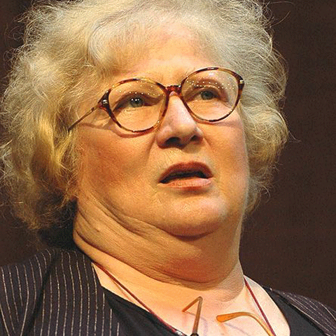 Actorii pensionari au primit somaţii de la primării