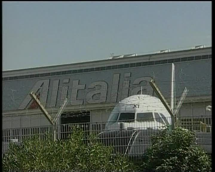 Compania aeriană italiană Alitalia îşi reia activitatea ca operator privat 