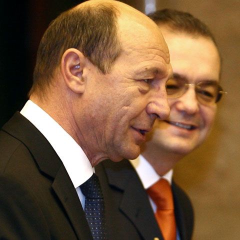 Emil Boc a mers la sediul Guvernului, după întâlnirea cu preşedintele Băsescu