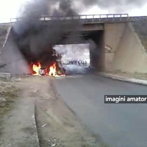 Un bărbat din Galaţi a încercat să se sinucidă provocând un accident rutier