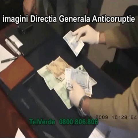 Patru poliţişti din Timiş sunt cercetaţi penal pentru abuz în serviciu şi şantaj 