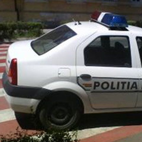 Anchetă a IGPR în cazul unor poliţişti care s-au filmat lovind nişte infractori