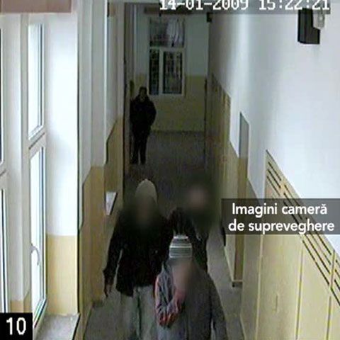 Elevul care a agresat un coleg cu un cuţit a fost exmatriculat 