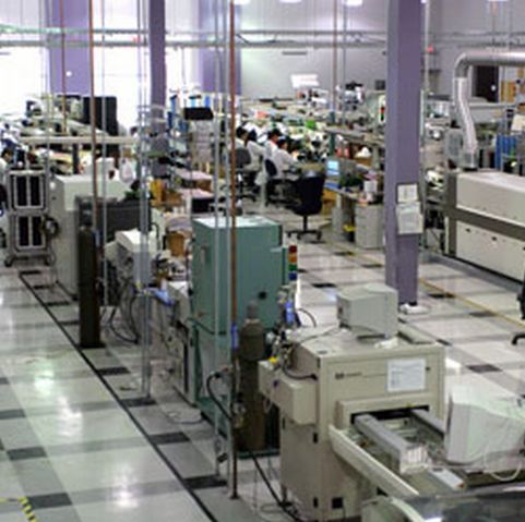 Elcoteq va închide fabrica de electronice de la Arad, în cadrul unei vaste restructurări