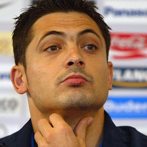 Rădoi a fost aşteptat la aeroport de aproape 100 de fani  