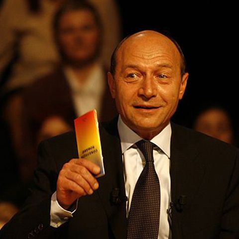 Băsescu spune că "ultimul lucru pe care îl va face România" va fi să împrumute bani de la FMI