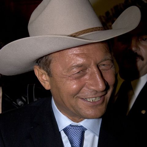 Preşedintele Traian Băsescu a venit sâmbătă noapte la petrecerea PD-L 