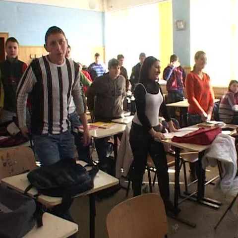 600 de copii din judeţul Maramureş învaţă într-o şcoală aflată în renovare 