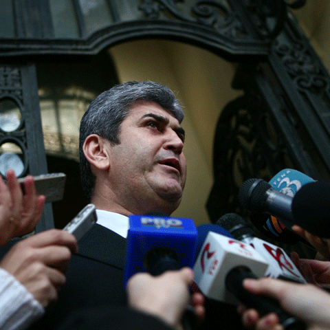 Cât l-au costat pe Gabriel Oprea cele 21 de zile de la Interne: 1000 de euro pe zi