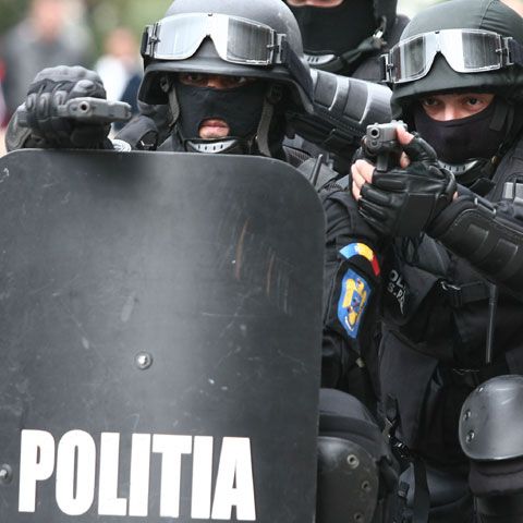 Poliţiştii sunt primii din MAI care îşi denunţă colegii pentru fapte de corupţie