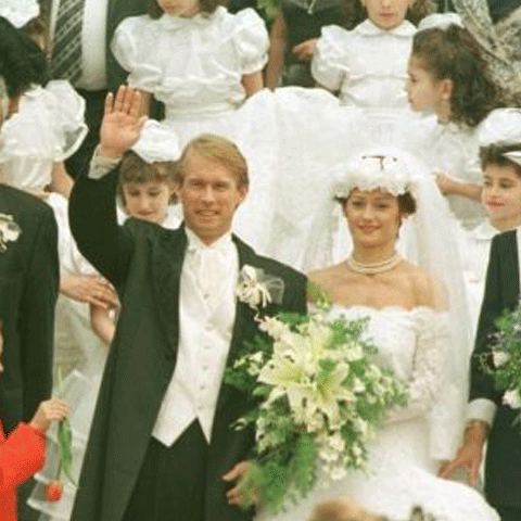 Nadia Comăneci şi Toni Doboş, alţi "fluturi" în insectarul PSD