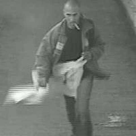 Un român a violat o britanică pentru că voia să înveţe limba engleză în închisoare