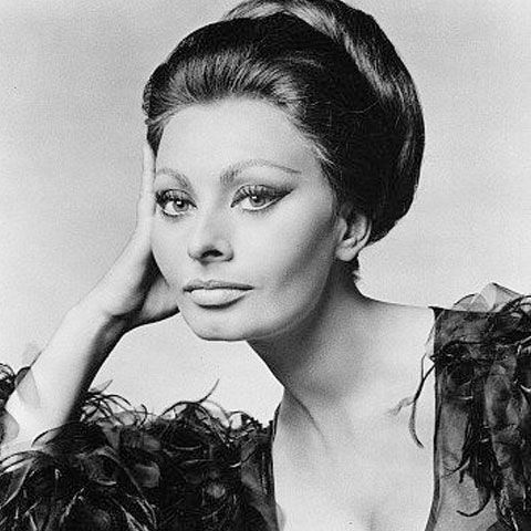 Sophia Loren va juca rolul mamei sale, într-un film biografic