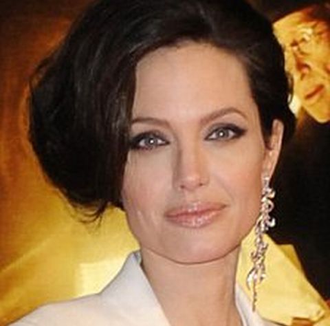 Angelina Jolie şi noua ei coafură 